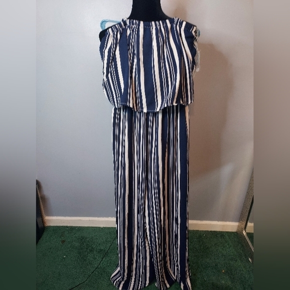 Time And Tru Blue/White Stripped Jumpsuit NWT Size Medium - Picture 2 of 8